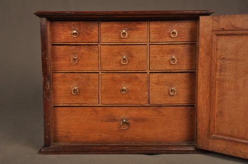 MID 18TH CENTURY OAK SPICE CUPBOARD - ADDITIONAL PHOTO 5