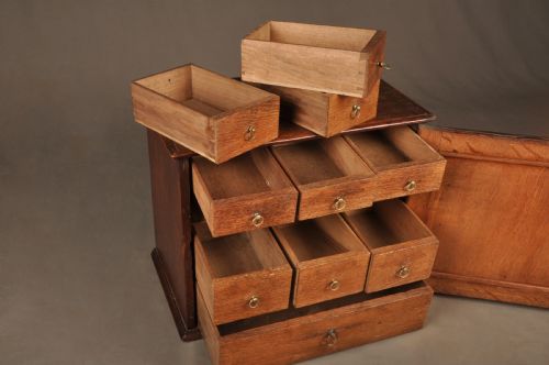 MID 18TH CENTURY OAK SPICE CUPBOARD - ADDITIONAL PHOTO 9