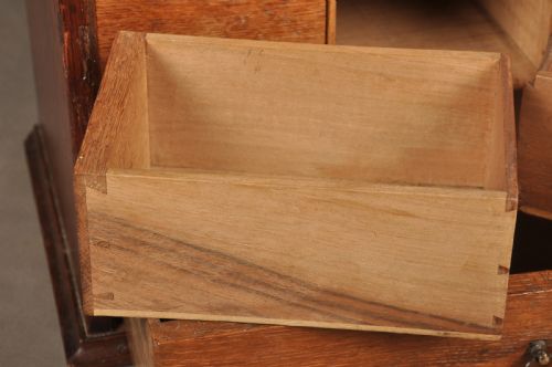 MID 18TH CENTURY OAK SPICE CUPBOARD - ADDITIONAL PHOTO 10
