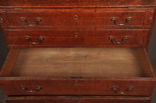 MID 18TH CENTURY OAK BUREAU - ADDITIONAL PHOTO 9
