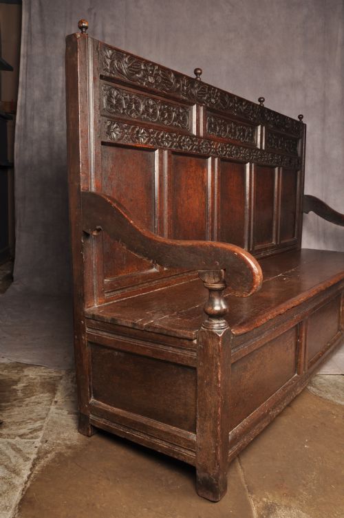 RARE 17TH CENTURY OAK NORTH COUNTRY BOX SETTLE - ADDITIONAL PHOTO 13
