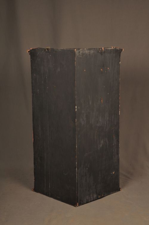 EARLY 18TH CENTURY JAPANNED CORNER CUPBOARD - ADDITIONAL PHOTO 8
