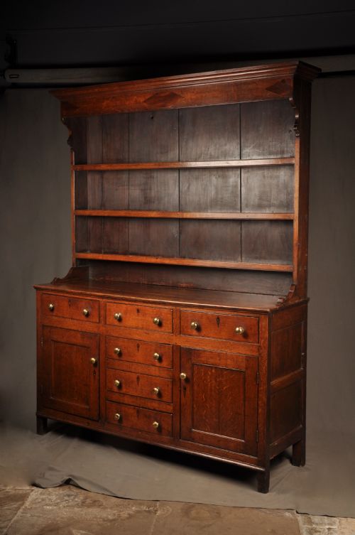 18TH CENTURY OAK DRESSER - ADDITIONAL PHOTO 2