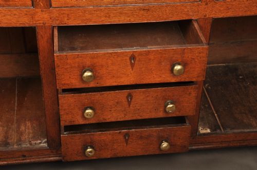 18TH CENTURY OAK DRESSER - ADDITIONAL PHOTO 10