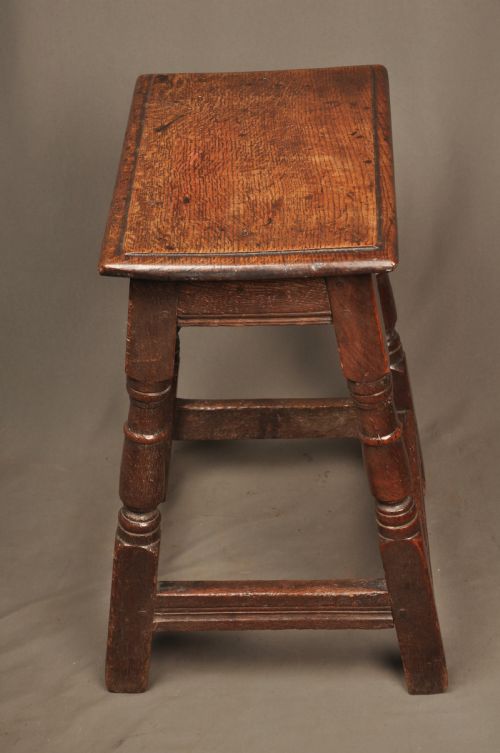 A SUPERB MID 18TH CENTURY OAK JOINT STOOL - ADDITIONAL PHOTO 2