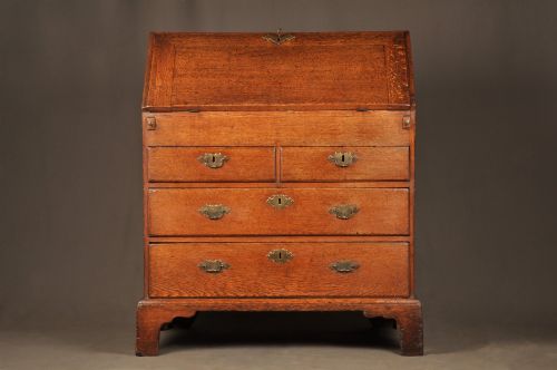 SMALL EARLY 18TH CENTURY OAK BUREAU - ADDITIONAL PHOTO 13