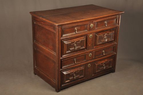 WONDERFUL 17TH CENTURY OAK CHEST OF DRAWERS - ADDITIONAL PHOTO 7