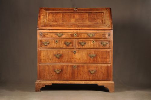 Rare Early 18th Century Irish Walnut Bureau