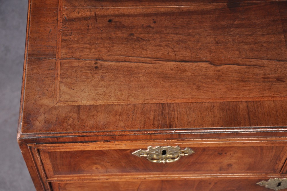 Early 18th Century Walnut Chest Of Drawers View III