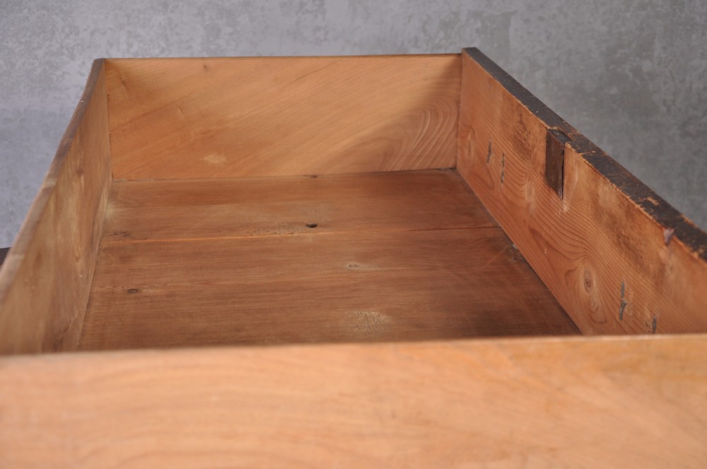 Early 18th Century Walnut Chest Of Drawers View VIII