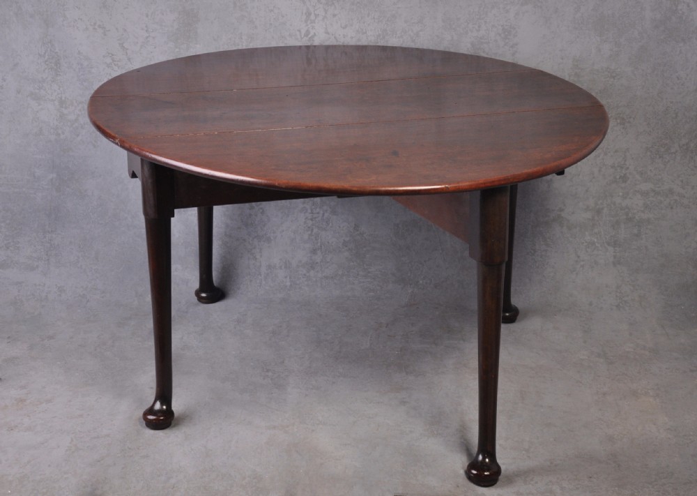 Early 18th Century Mahogany Drop Leaf Dining Table