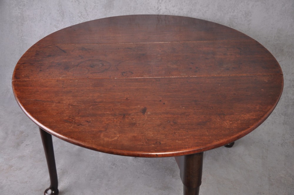 Early 18th Century Mahogany Drop Leaf Dining Table View V