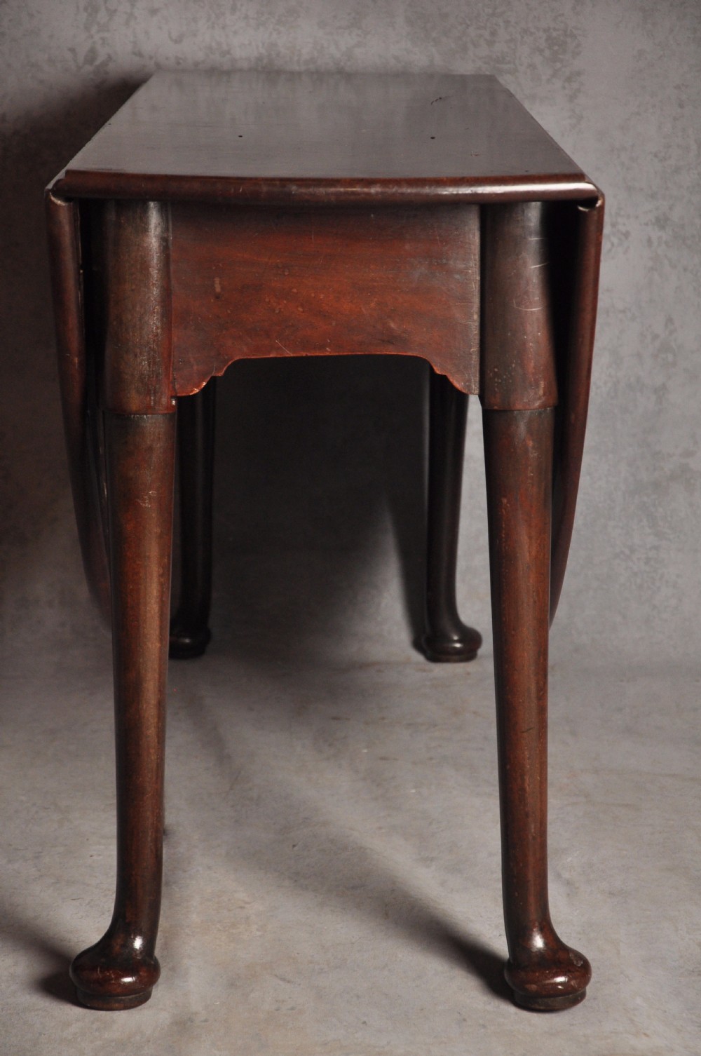Early 18th Century Mahogany Drop Leaf Dining Table View IX
