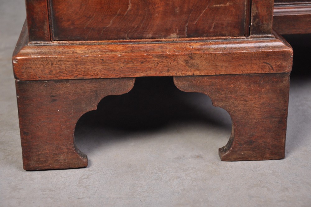 Fine 18th Century Mahogany Kneehole Desk View V