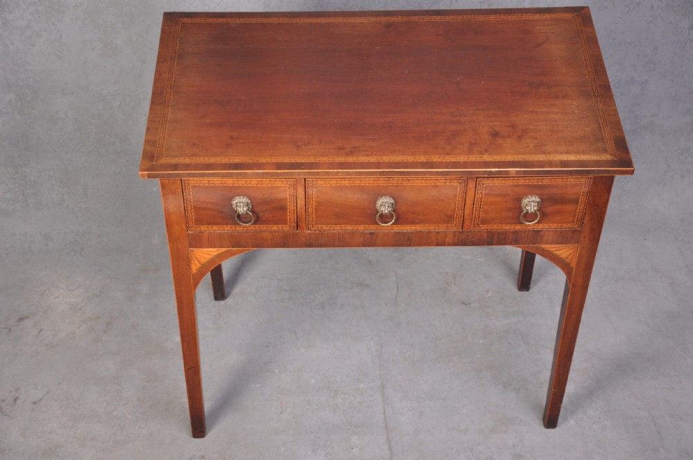 Fine late 18th Century Mahogany side table View IV