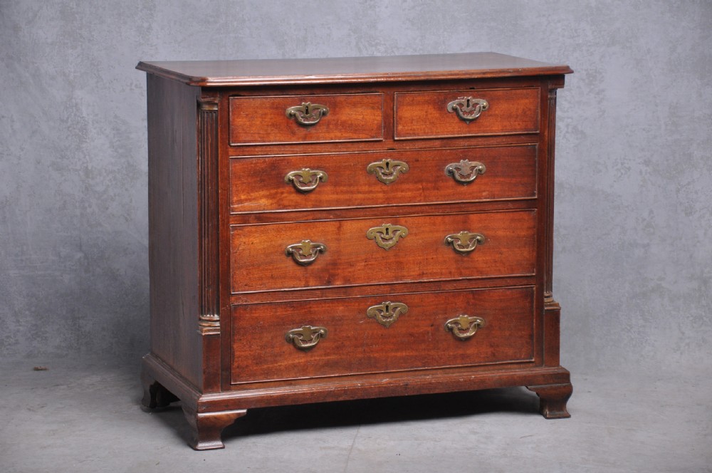 Fine 18th Century Red Walnut Chest Of Drawers View X