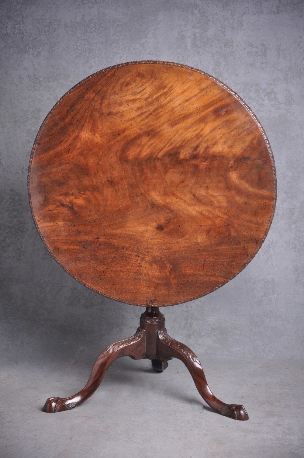 Fine 18th Century Tripod Table 