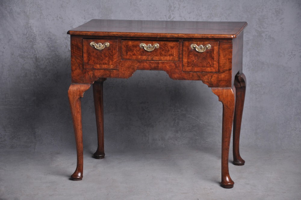 Early 18th Century Burr Yew Wood Lowboy View X