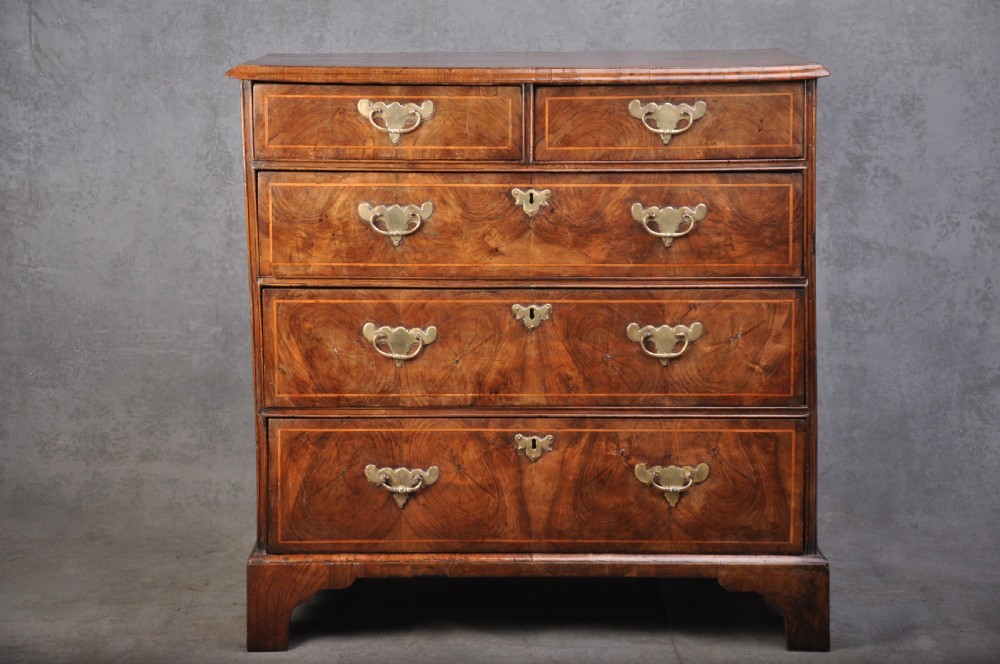 Early 18th Century Walnut Chest Of Drawers