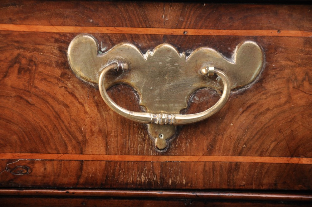 Early 18th Century Walnut Chest Of Drawers View IV