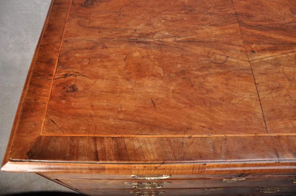 Early 18th Century Walnut Chest Of Drawers View VIII