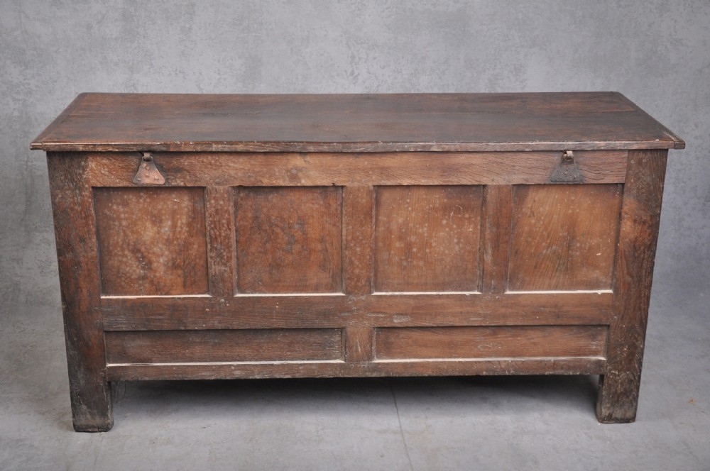 17th Century Oak Coffer View XVI