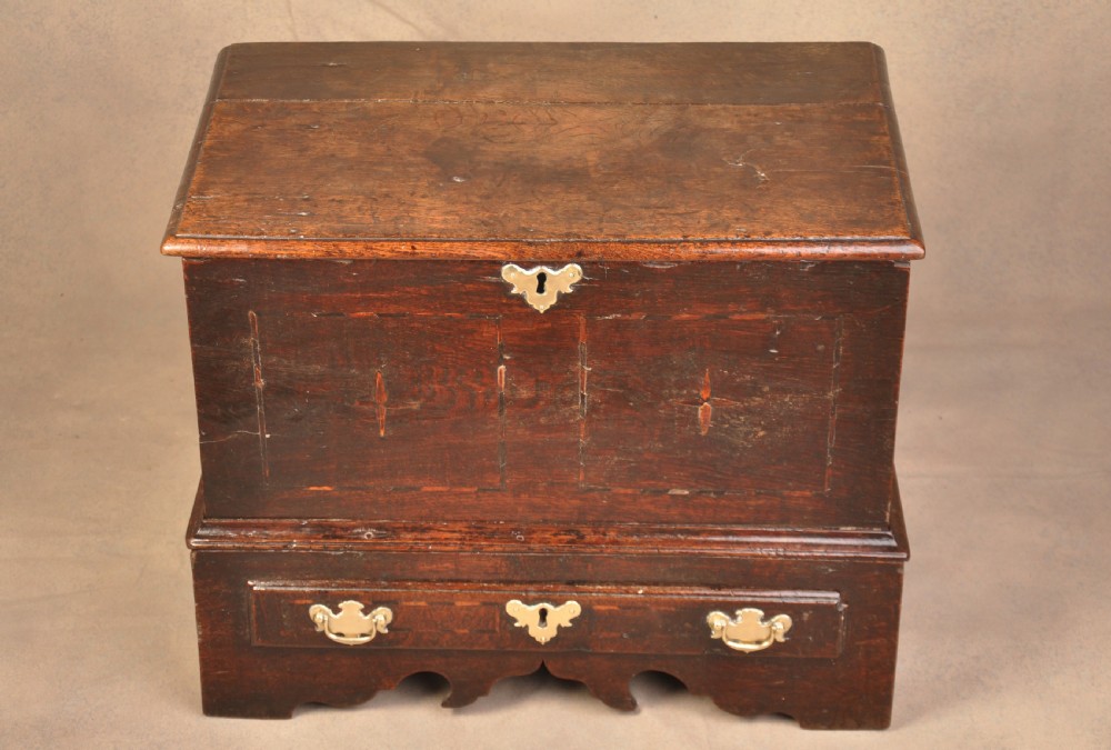 Early 18th Century Welsh Oak Coffer Bach View II