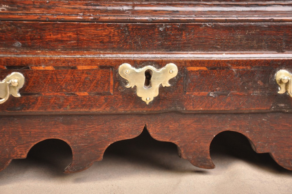 Early 18th Century Welsh Oak Coffer Bach View VIII