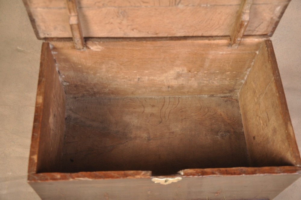 Early 18th Century Welsh Oak Coffer Bach View XII