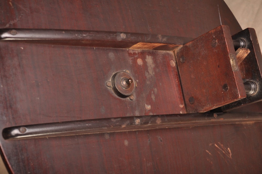 Fine 18th Century Mahogany Chippendale Tripod Table View XI