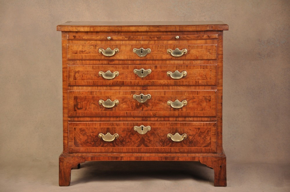 George 1st Walnut Chest Of Drawers Of Small Proportions View XII