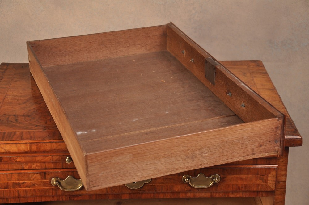 George 1st Walnut Chest Of Drawers Of Small Proportions View XIII