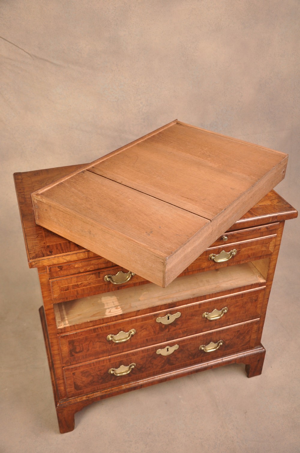 George 1st Walnut Chest Of Drawers Of Small Proportions View XIV