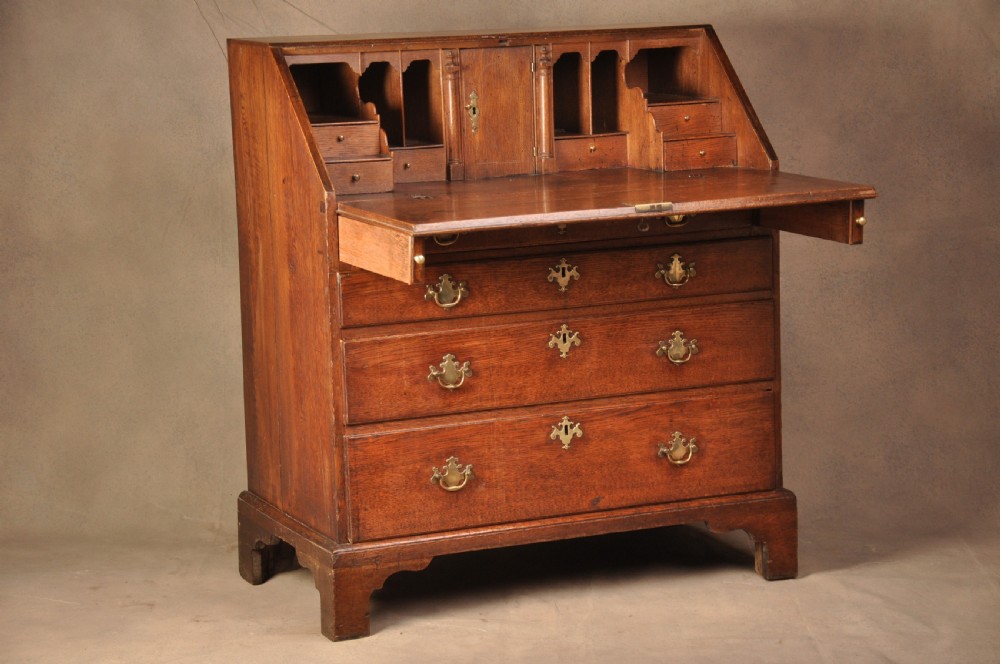 Early 18th Century Oak Bureau View II