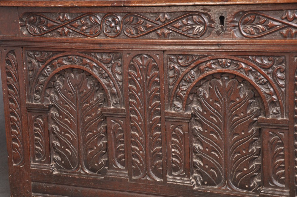 Early 17th Century Arcaded Oak Coffer View IV