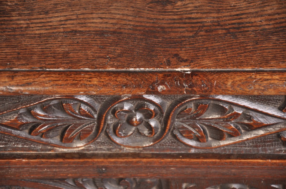 Early 17th Century Arcaded Oak Coffer View IX