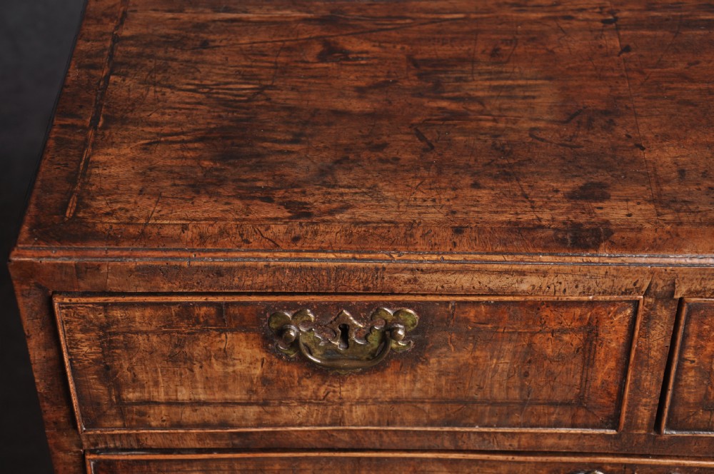 Fine Early 18th Century Walnut Chest Of Drawers Of Small Proportions View III