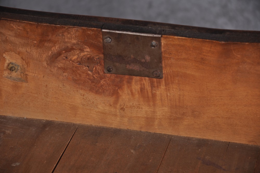 Fine Early 18th Century Walnut Chest Of Drawers Of Small Proportions View VIII