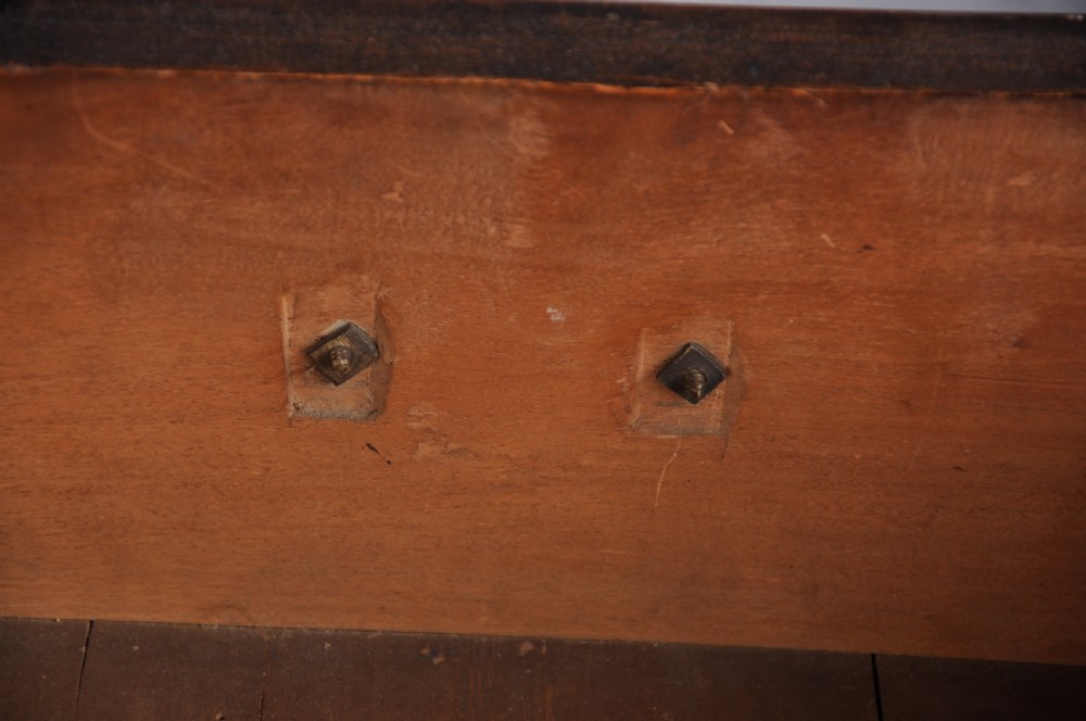 Fine Early 18th Century Walnut Chest Of Drawers Of Small Proportions View IX