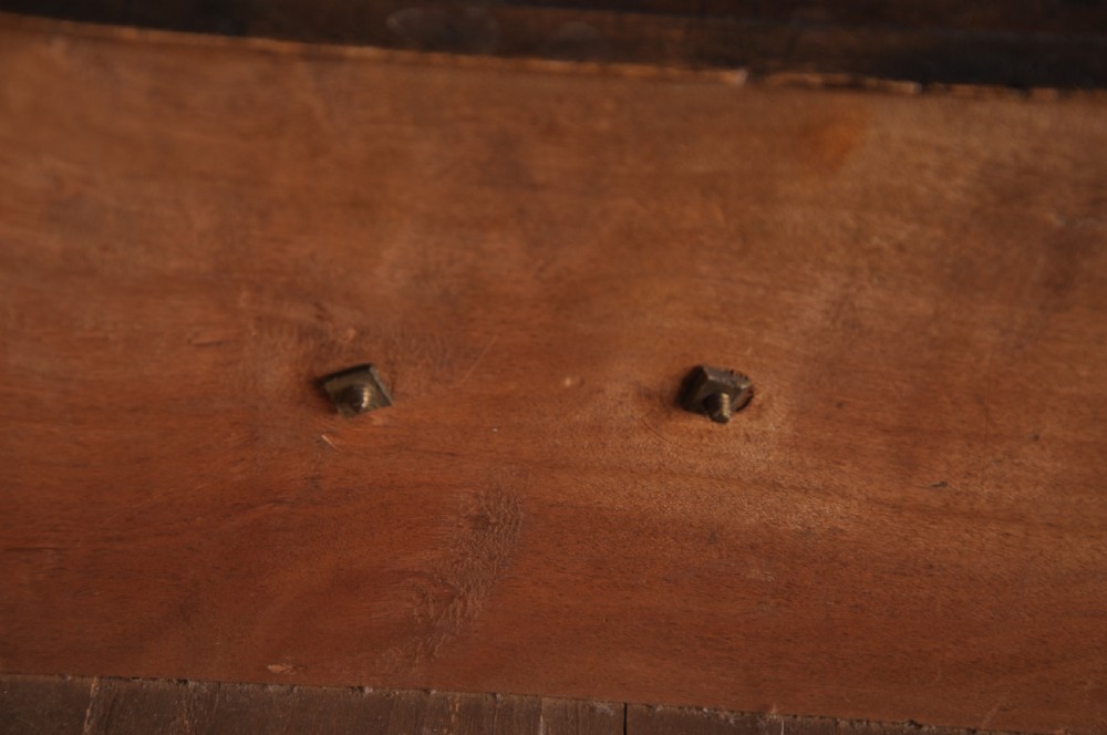 Fine Early 18th Century Walnut Chest Of Drawers Of Small Proportions View X