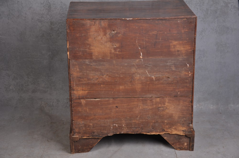 Fine Early 18th Century Walnut Chest Of Drawers Of Small Proportions View XIII
