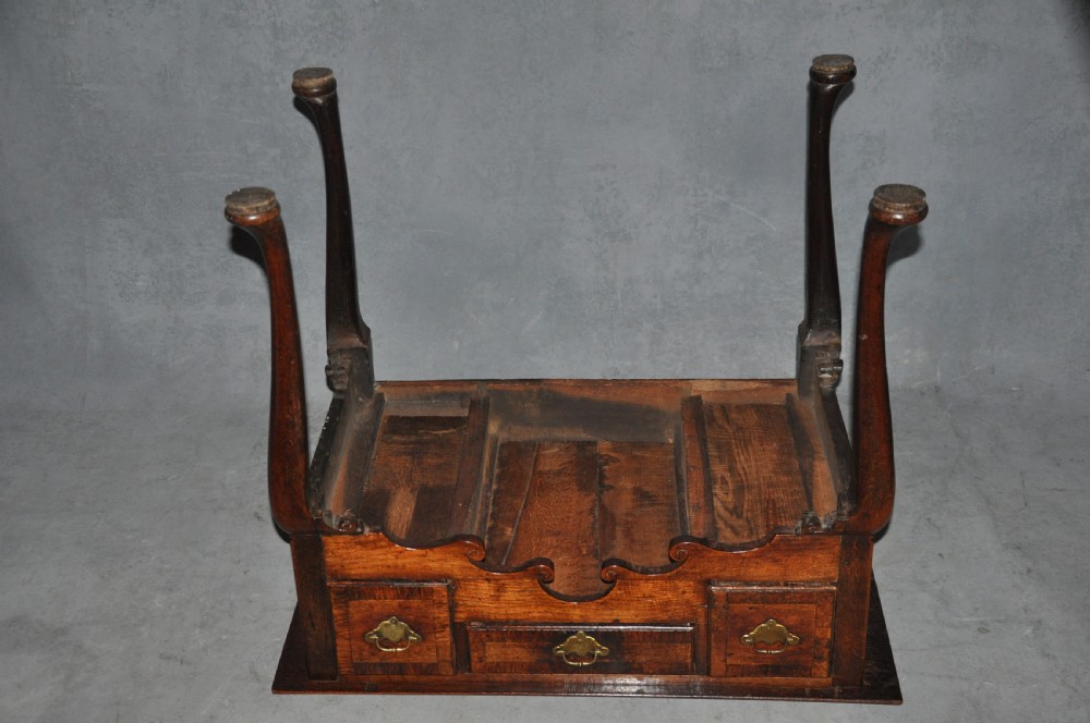 Early 18th Century Oak Lowboy View VIII