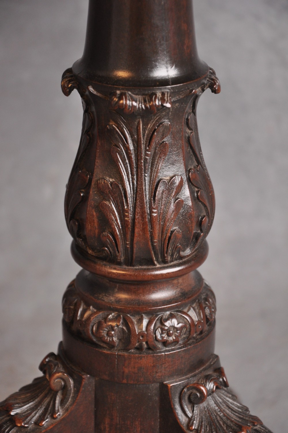 Fine 18th Century Mahogany Tripod Table View VI