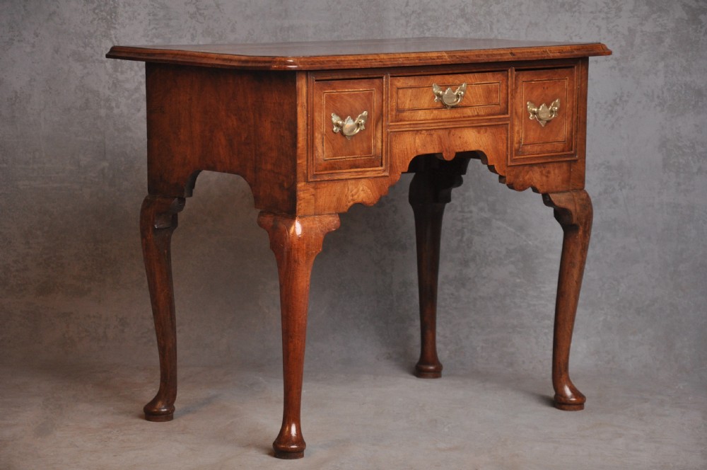 Fine Early 18th Century Walnut Lowboy View III
