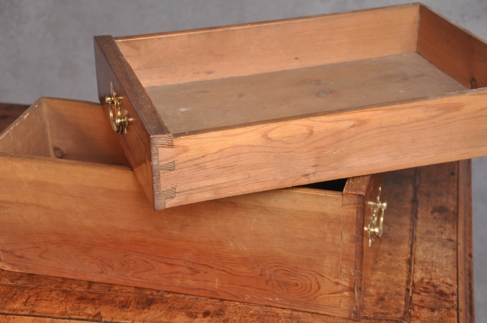 Fine Early 18th Century Walnut Lowboy View X