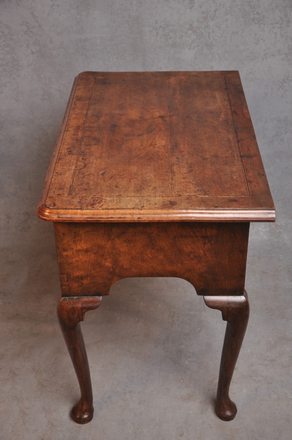 Fine Early 18th Century Walnut Lowboy View XII
