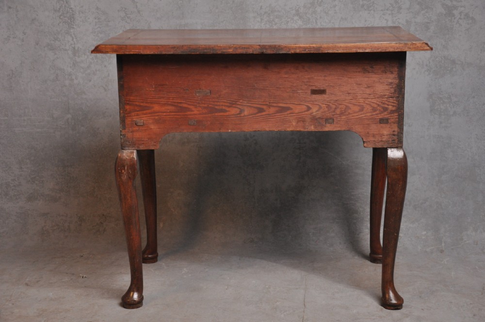 Fine Early 18th Century Walnut Lowboy View XIII