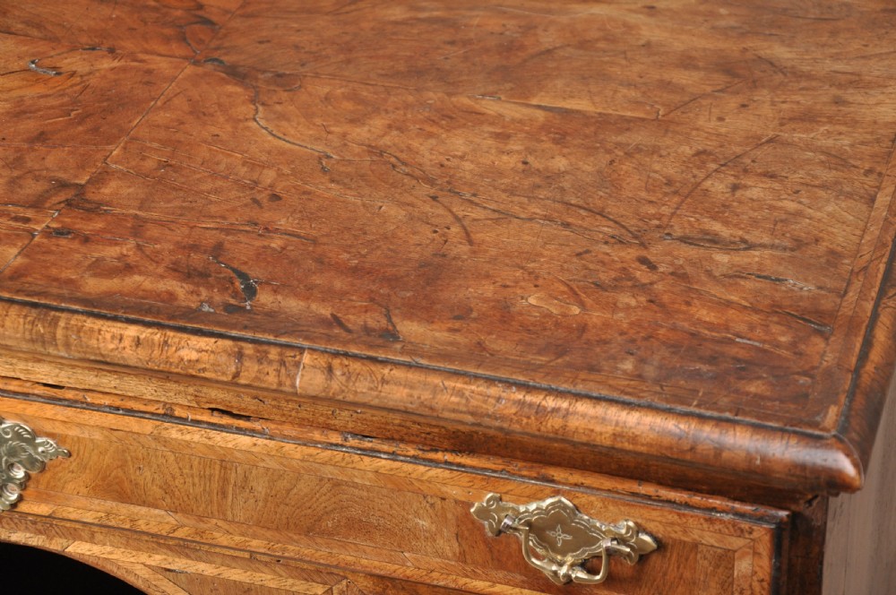 Early 18th Century Walnut Kneehole Desk View IX