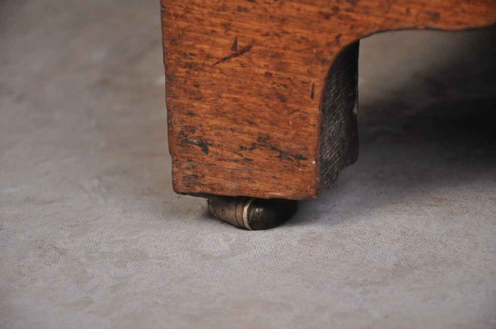 18th Century Mahogany Kneehole Dressing Chest View IX
