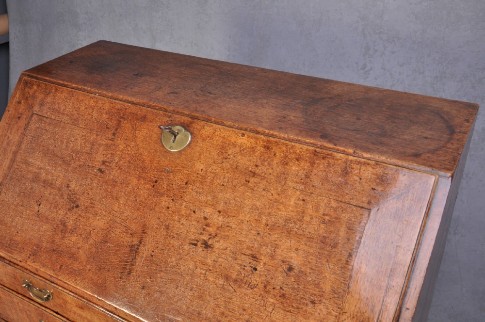 Early 18th Century Oak Bureau View XV
